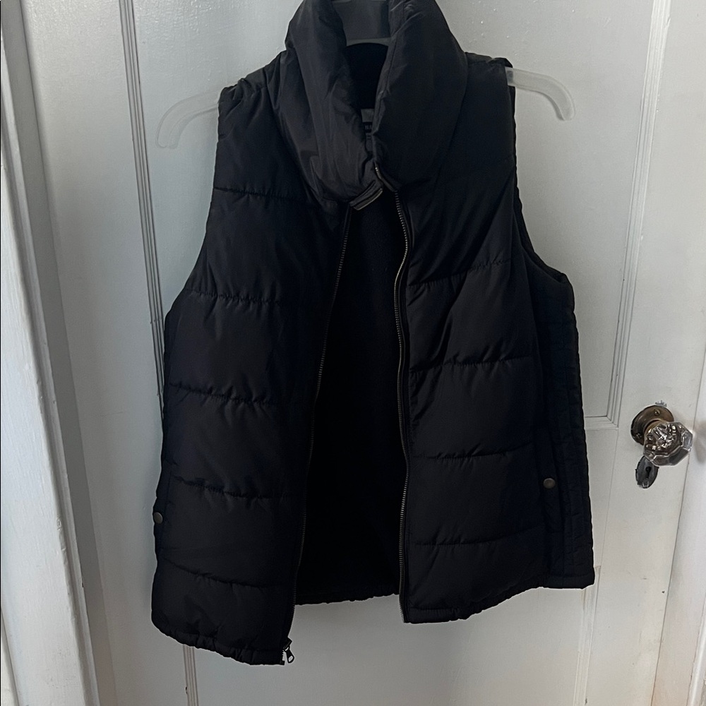 Old Navy Black Quilted Vest